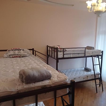 Sun City Hostel Yerevan Exterior photo