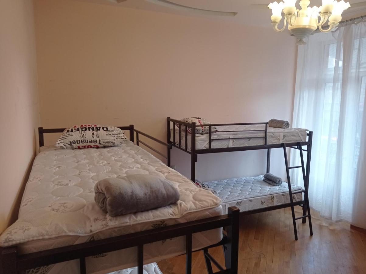 Sun City Hostel Yerevan Exterior photo
