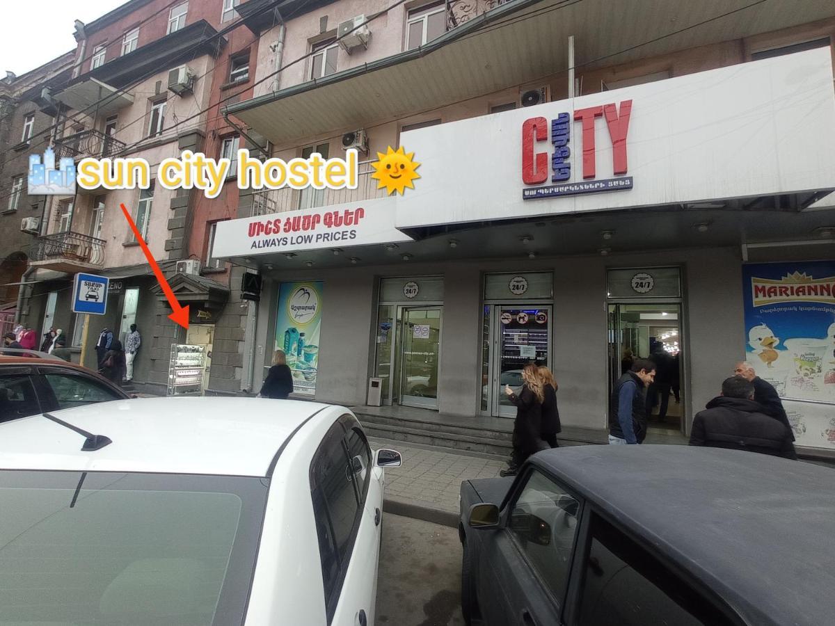 Sun City Hostel Yerevan Exterior photo