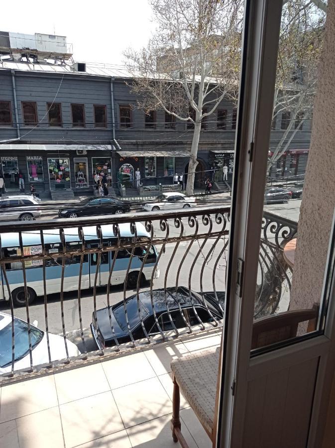Sun City Hostel Yerevan Exterior photo