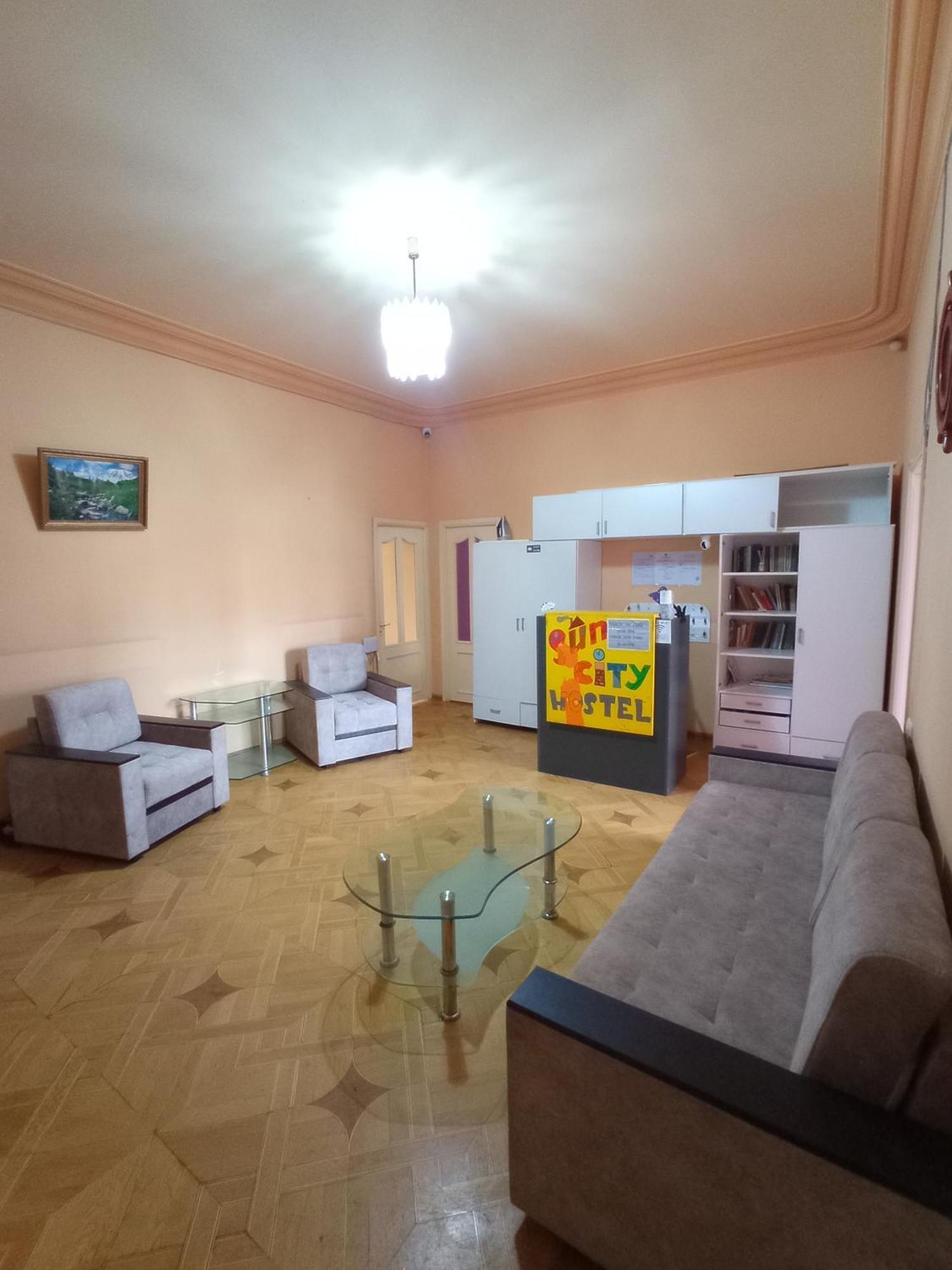 Sun City Hostel Yerevan Exterior photo